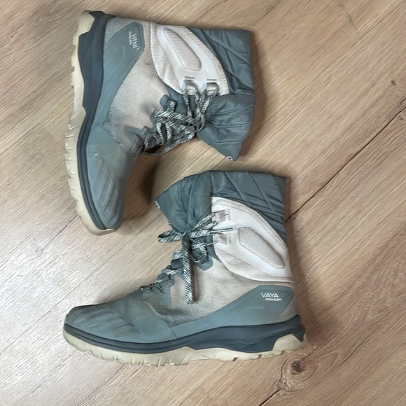 Salomon Women's Winter Boots. Size 7. GUC. VAYA POWDER TS CSWP‎ Snow - Picture 2 of 7